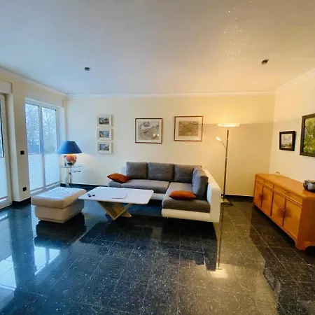 Georgine Apartment *